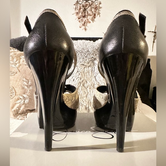 Jessica Simpson Gelio Ivory Leather Snakeskin & Black Platform Heels, 7M - Picture 6 of 10